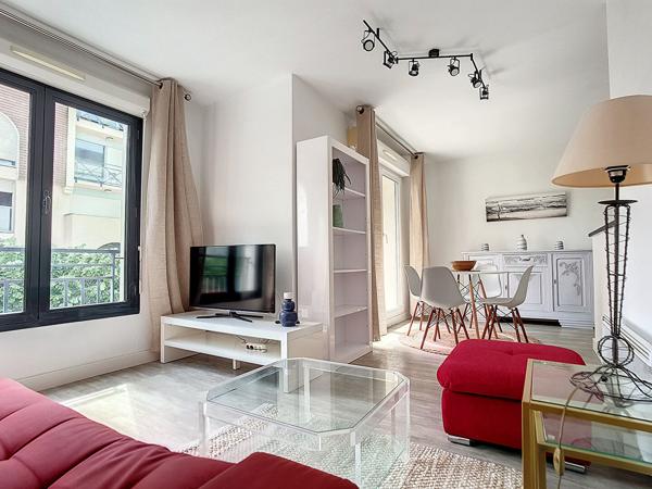 A louer PAU Appartement T2 meublé avec 2 balcons et parking privatif dans résidence sécurisée de 2005