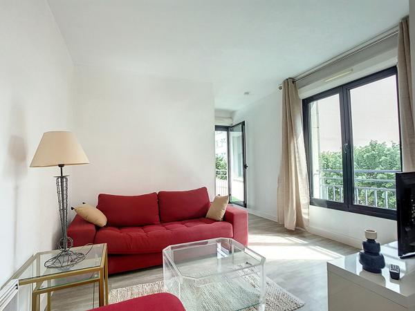 A louer PAU Appartement T2 meublé avec 2 balcons et parking privatif dans résidence sécurisée de 2005