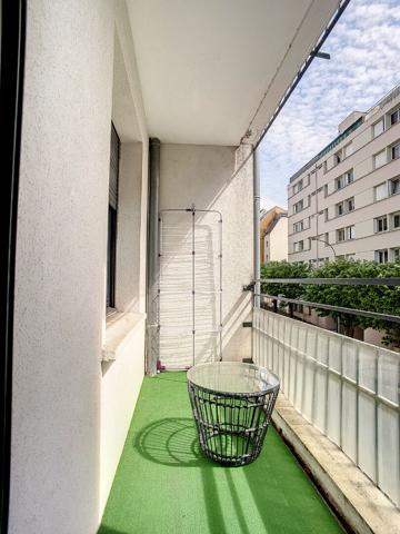 A louer PAU Appartement T2 meublé avec 2 balcons et parking privatif dans résidence sécurisée de 2005