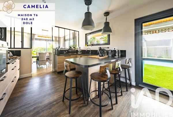 Maison à vendre 8 pièces 240 m² Dole