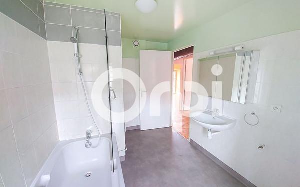 Appartement à louer    3 pièces • 66,32 m2 Saint-Flour