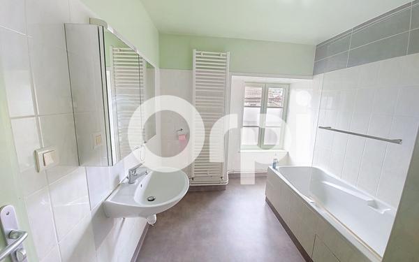 Appartement à louer    3 pièces • 66,32 m2 Saint-Flour