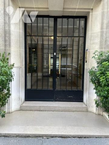 BEL APPARTEMENT TRAVERSANT 3 PIECES 