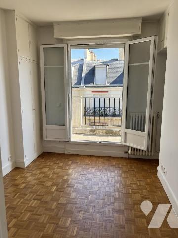 BEL APPARTEMENT TRAVERSANT 3 PIECES 