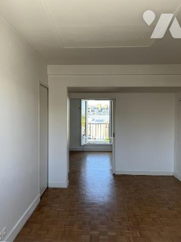 BEL APPARTEMENT TRAVERSANT 3 PIECES 