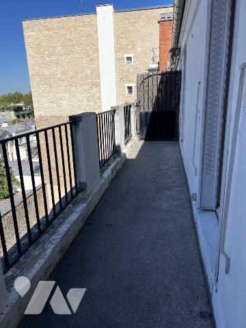 BEL APPARTEMENT TRAVERSANT 3 PIECES 