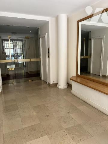 BEL APPARTEMENT TRAVERSANT 3 PIECES 