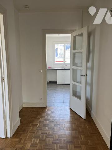 BEL APPARTEMENT TRAVERSANT 3 PIECES 