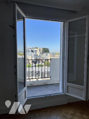 BEL APPARTEMENT TRAVERSANT 3 PIECES 