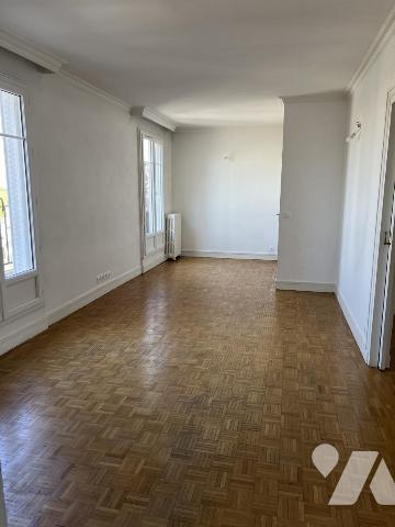 BEL APPARTEMENT TRAVERSANT 3 PIECES 