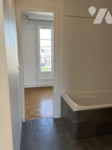 BEL APPARTEMENT TRAVERSANT 3 PIECES 