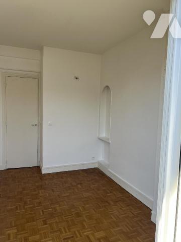 BEL APPARTEMENT TRAVERSANT 3 PIECES 