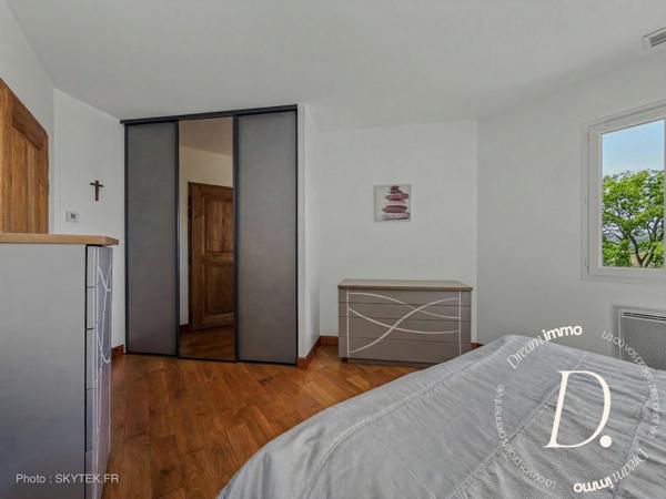 Maison contemporaine avec vue Pyrénées