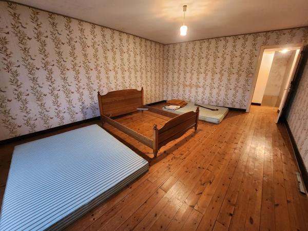 Nalliers (85370) Maison à rénover centre Nalliers