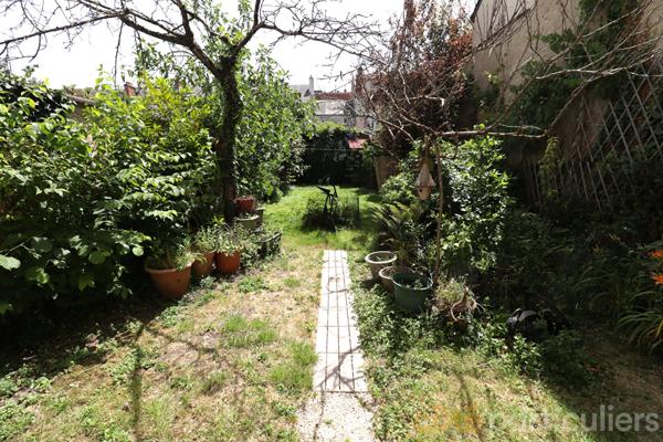 Vente
                Maison133 m² - 9 Pièces -
                    ORLEANS (45000)