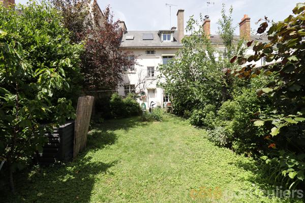 Vente
                Maison133 m² - 9 Pièces -
                    ORLEANS (45000)