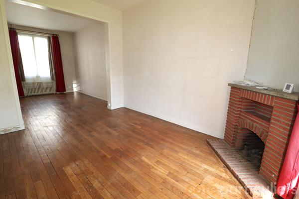 Vente
                Maison133 m² - 9 Pièces -
                    ORLEANS (45000)