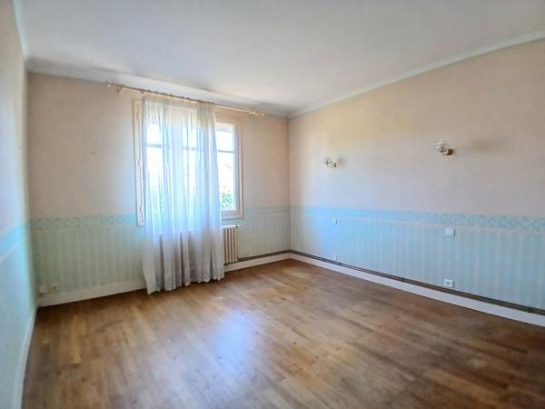 Maison familiale 4 pièces - 104 m2 - Bourg de Saint Philbert De Grand Lieu avec jardin 1111 m2