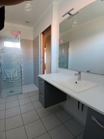 Maison familiale 4 pièces - 104 m2 - Bourg de Saint Philbert De Grand Lieu avec jardin 1111 m2