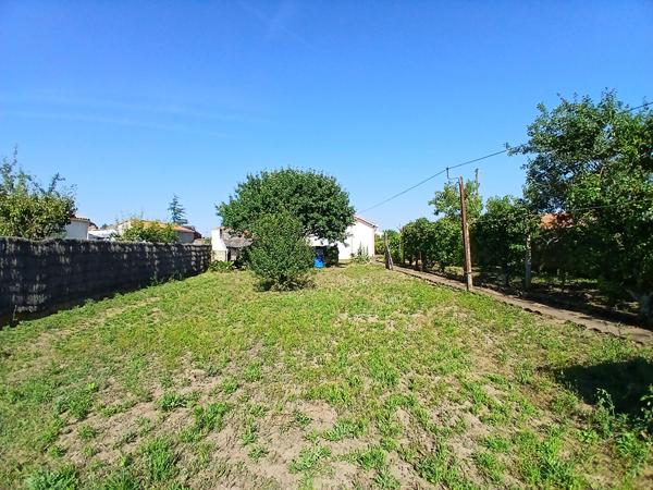 Maison familiale 4 pièces - 104 m2 - Bourg de Saint Philbert De Grand Lieu avec jardin 1111 m2