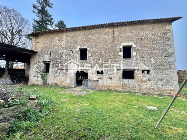 BÂTISSE EN PIERRE A RÉNOVER A MELLE