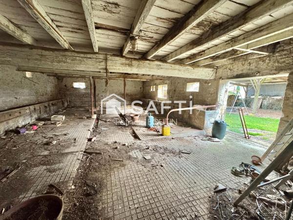 BÂTISSE EN PIERRE A RÉNOVER A MELLE