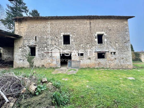 BÂTISSE EN PIERRE A RÉNOVER A MELLE