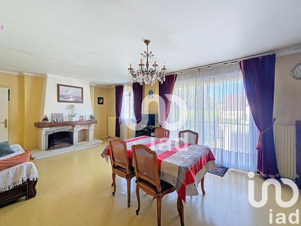 Maison traditionnelle 5 pièces de 92 m² à Gretz-Armainvilliers (77220)