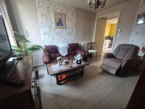 Maison de ville avec terrain à vendre à ROANNE (42), 5 pièces, 3 chambres