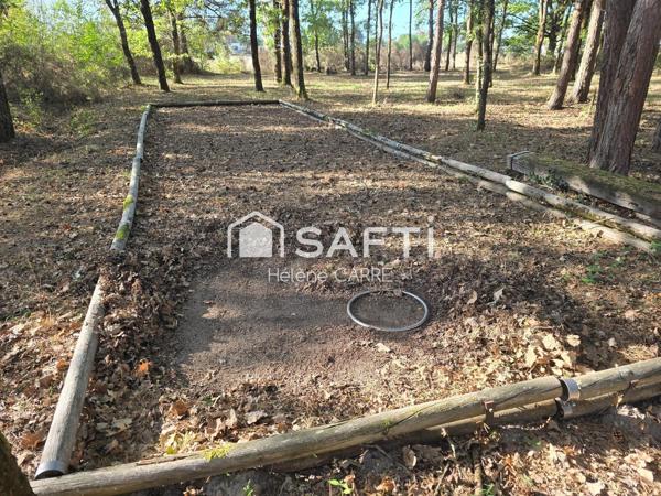 Terrain de loisir avec petit étang de -1 000 m²
