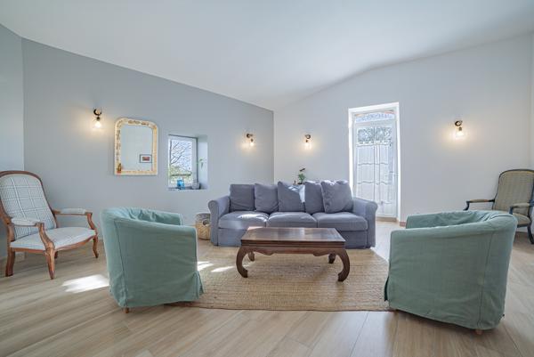 Propriete  26 pièce(s)  10 chambre(s)  701.75 m²