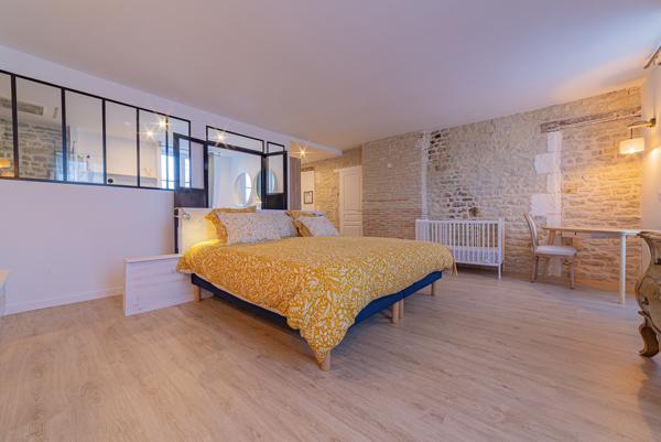 Propriete  26 pièce(s)  10 chambre(s)  701.75 m²