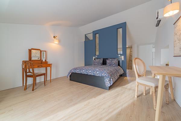 Propriete  26 pièce(s)  10 chambre(s)  701.75 m²