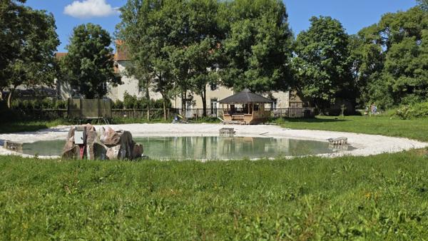 Propriete  26 pièce(s)  10 chambre(s)  701.75 m²