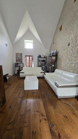 Propriete  26 pièce(s)  10 chambre(s)  701.75 m²