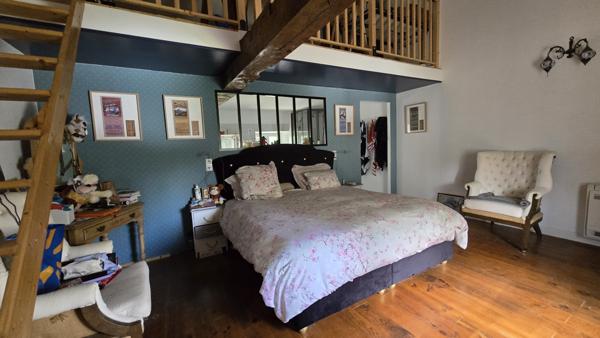 Propriete  26 pièce(s)  10 chambre(s)  701.75 m²