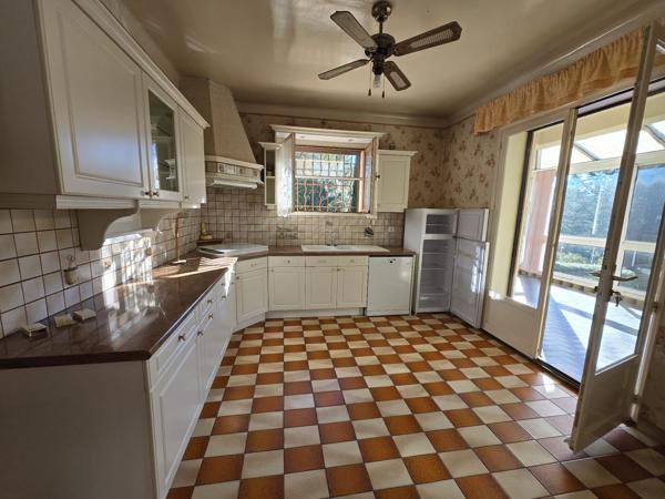 Brignoles (83170) VILLA BRIGNOLES - 204 m² Habitables - 5000 m² terrain - Piscine - Garage