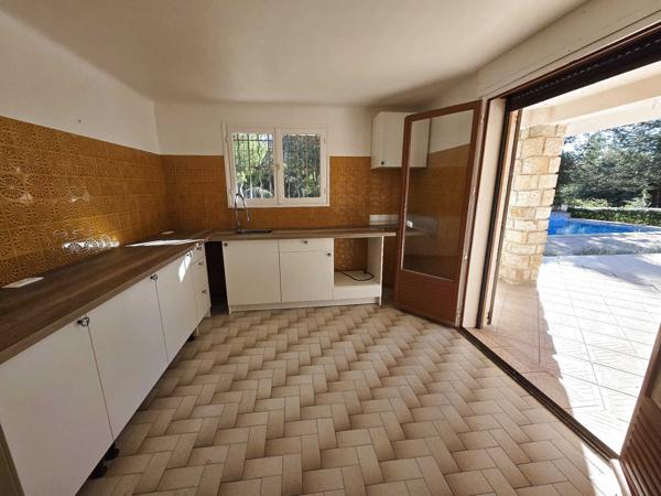 Brignoles (83170) VILLA BRIGNOLES - 204 m² Habitables - 5000 m² terrain - Piscine - Garage