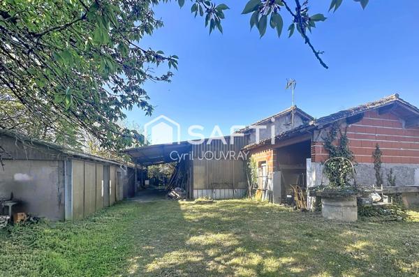 Maison et annexe à rénover à prix abordable sur un terrain d'environ 2000 m²