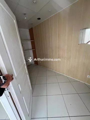 Location Fonds de commerce 4 pièces 91 m2 à Saint-Pierre-du-Perray