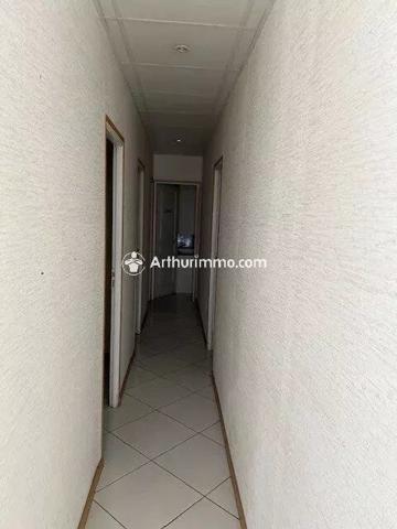 Location Fonds de commerce 4 pièces 91 m2 à Saint-Pierre-du-Perray