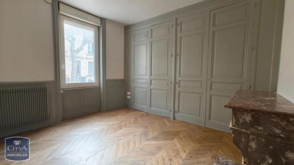 Appartement à louer 4 pièces 85.44m²