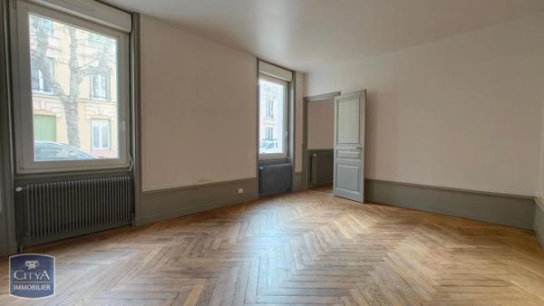Appartement à louer 4 pièces 85.44m²