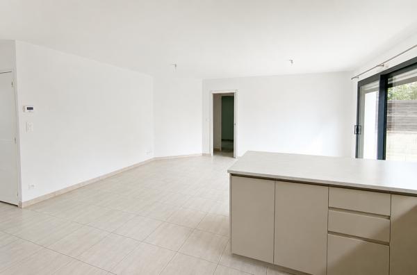 Maison
         4 pièces
        - 90 m² 345 000 € *