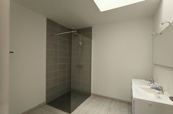 Maison
         4 pièces
        - 90 m² 345 000 € *