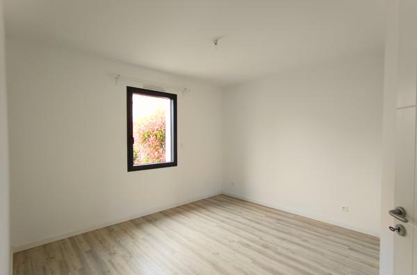 Maison
         4 pièces
        - 90 m² 345 000 € *