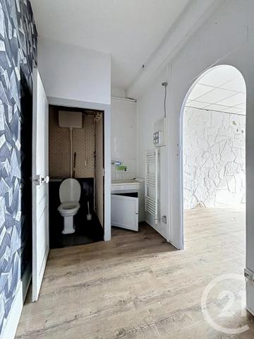 Appartement Local à vendre  1 pièce - 25 m 2   RIOM  - 63