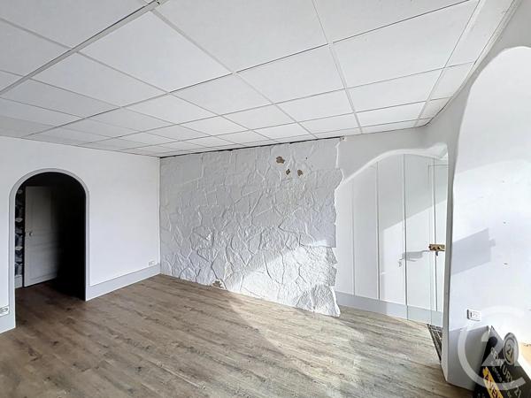 Appartement Local à vendre  1 pièce - 25 m 2   RIOM  - 63