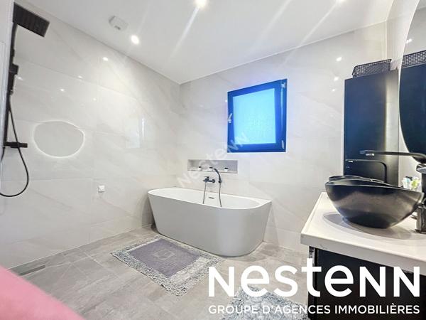 A Vendre: Villa de Plain pied 3 Chs + Garage - 71570 LA CHAPELLE DE GUINCHAY (71570)