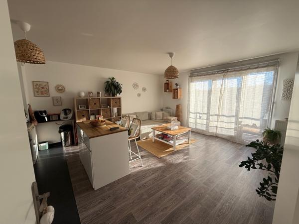 Crécy-la-Chapelle (77580) SUPERBE F2 AVEC BALCON AU CENTRE DE CRECY LA CHAPELLE